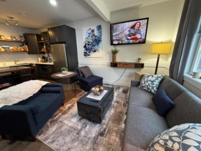 Poolside paradise retreat-pool, hot tub and views! Vernon
